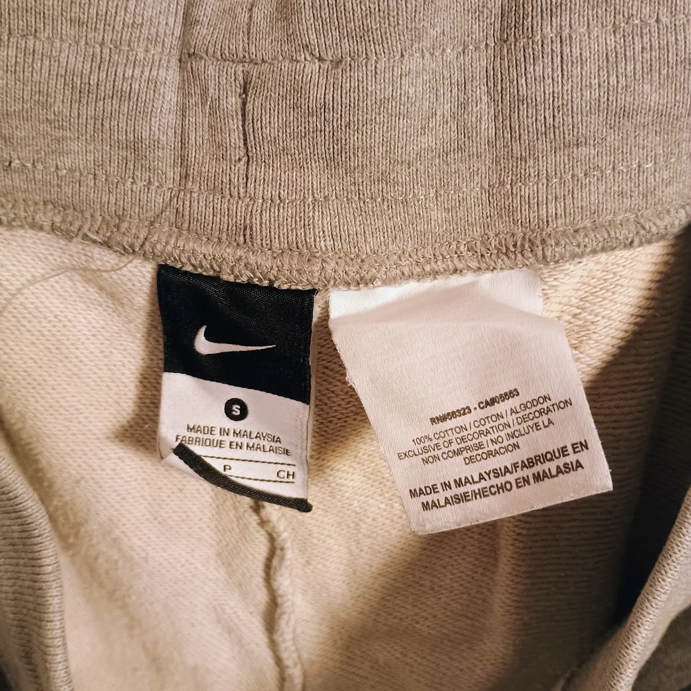 Men's Tan Nike Shorts - Picture 3 of 4